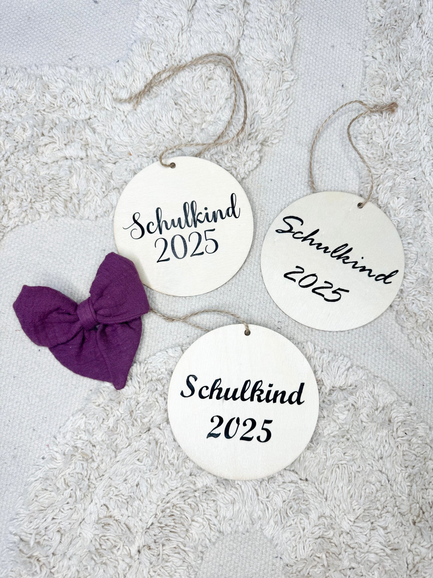 Schulkind mit Personalisierung Schild Anhänger Schulanfang