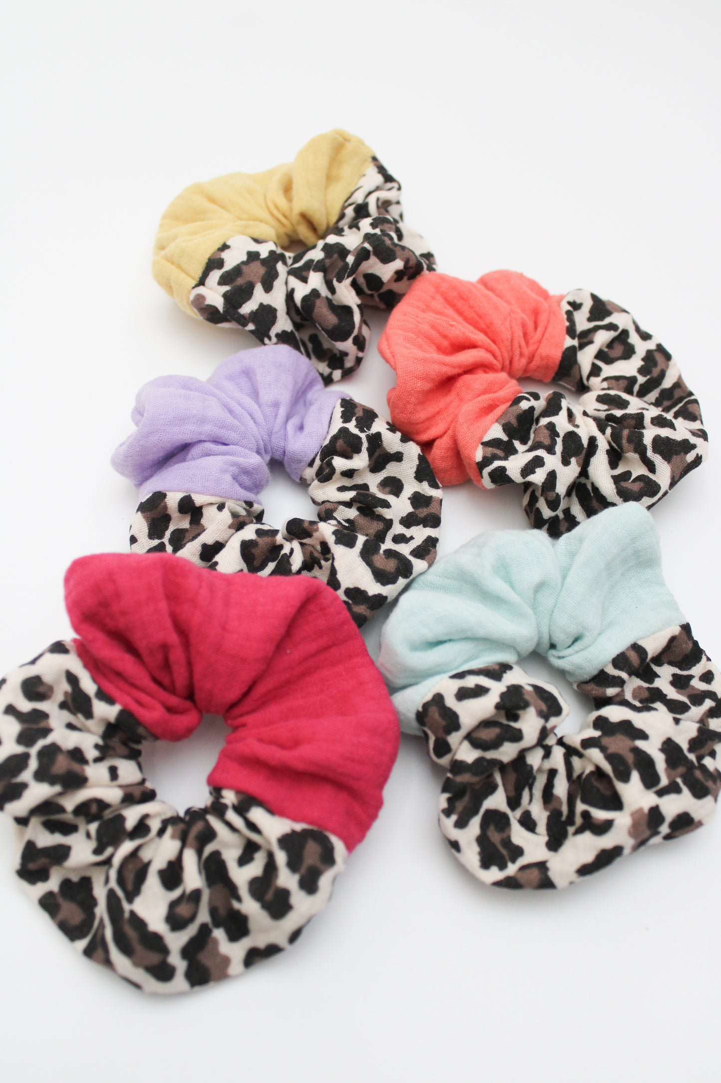 Frühlings Scrunchie mit Leo