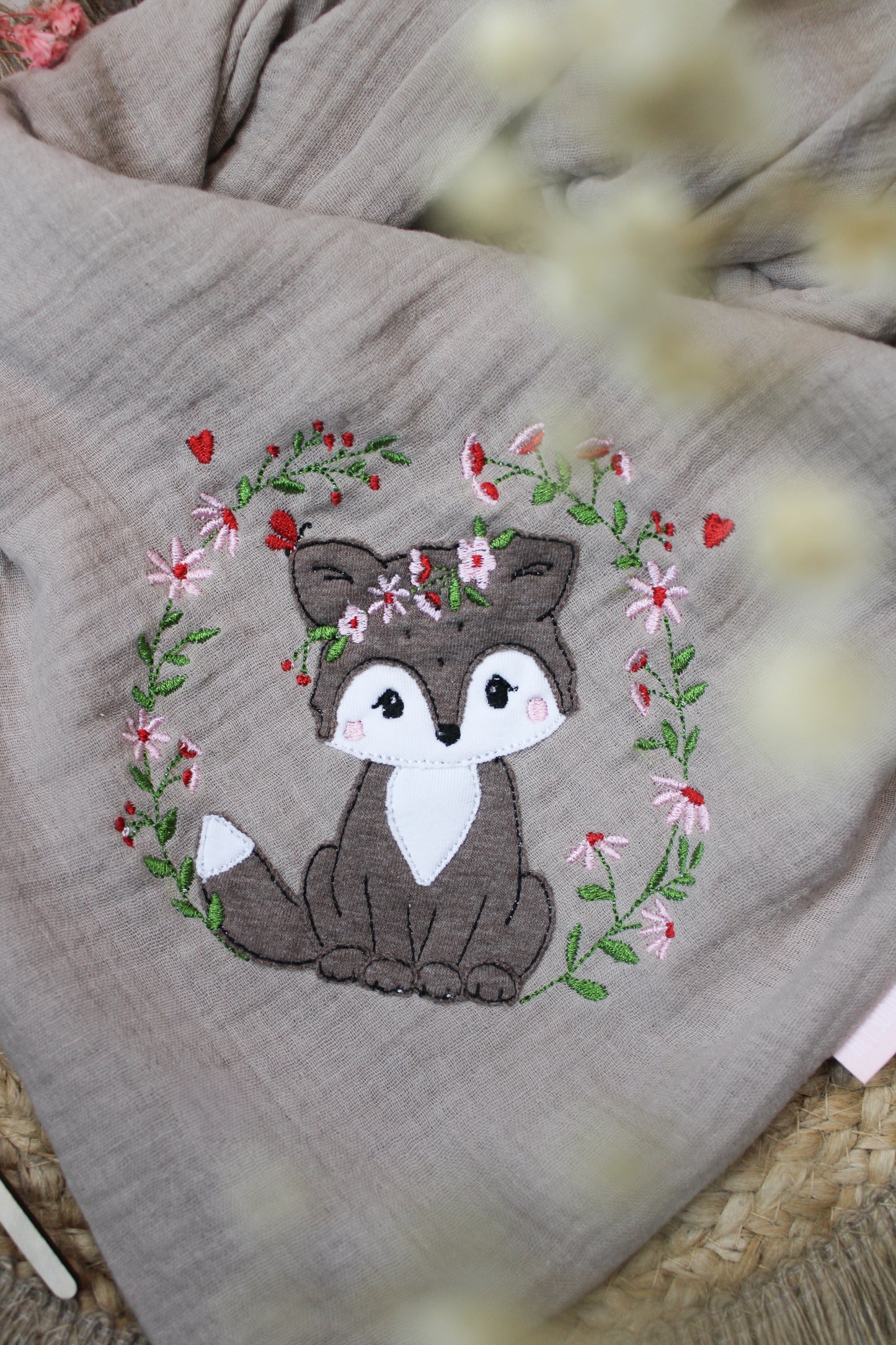 Besticktes Tuch Frühlingsfuchs